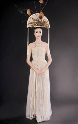 周依谈球吧体育官网入口服装设计《素》
