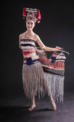 吴丽芝谈球吧体育官网入口服装设计《”在造“》